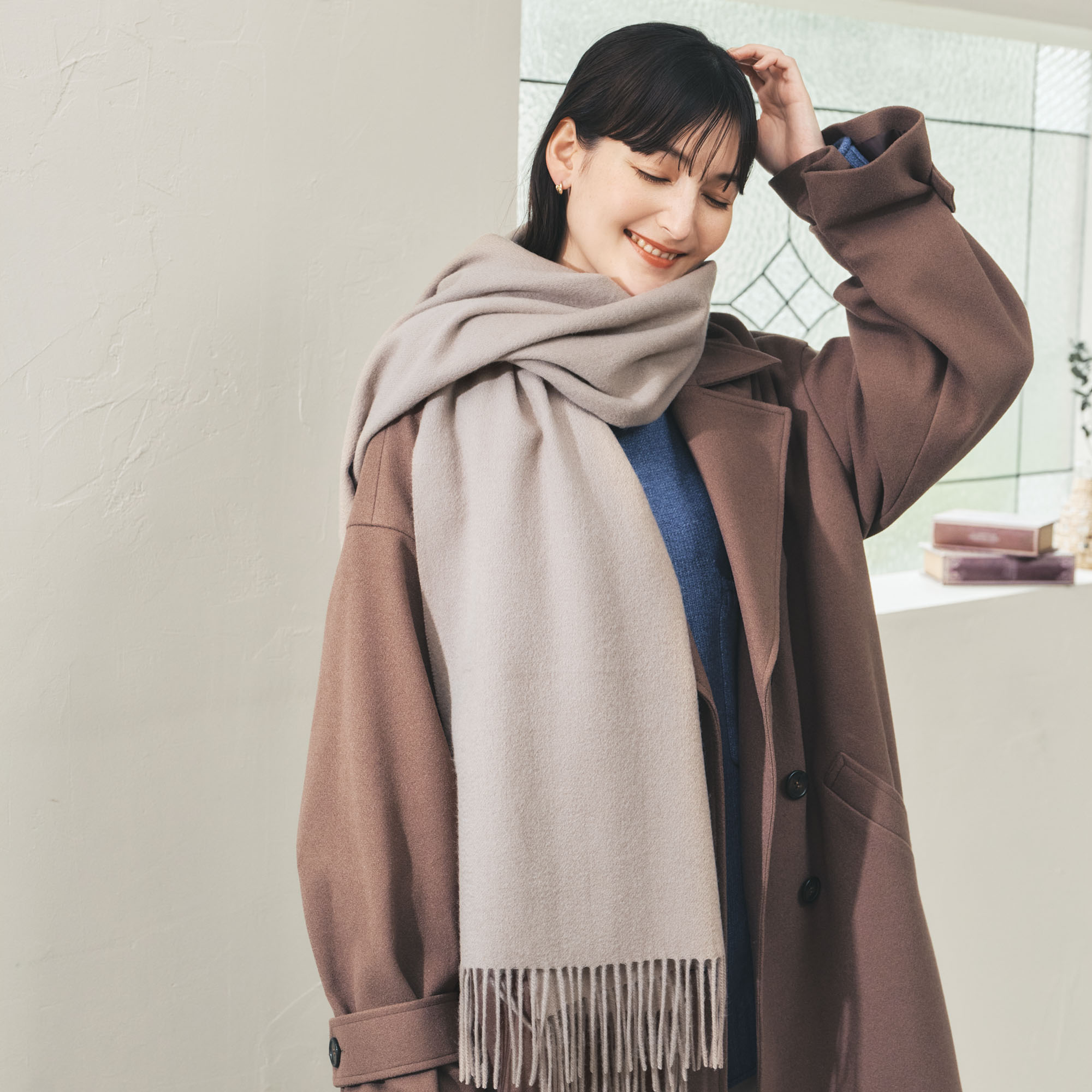 カシミヤブレンド大判無地ストール＜グレージュ＞ | Maria Rouk  